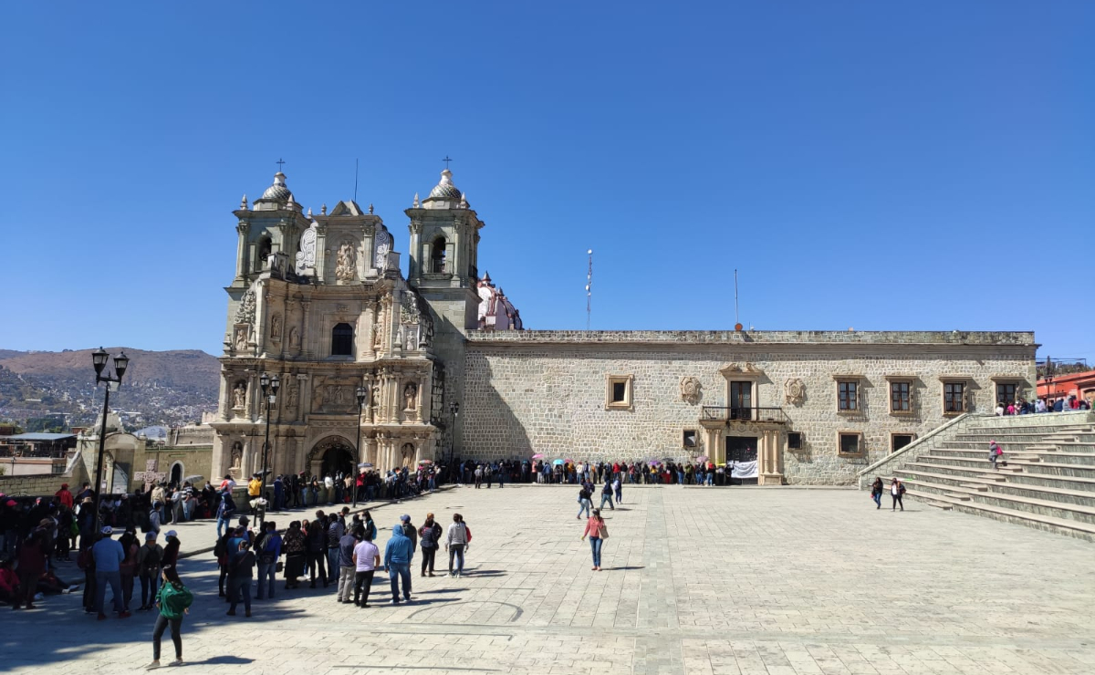 Se enfrentan sindicatos de Oaxaca de Juárez, reactivan bloqueos para exigir pago de aguinaldo