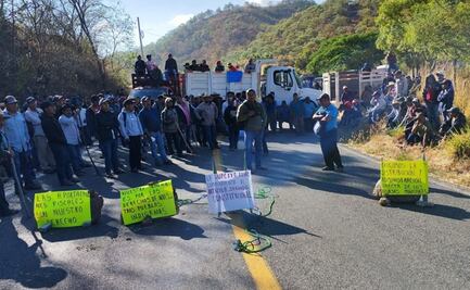 Integrantes de la Unión de Pueblos de Yautepec, Oaxaca bloquean la carretera 190; exigen recursos para obra pública 