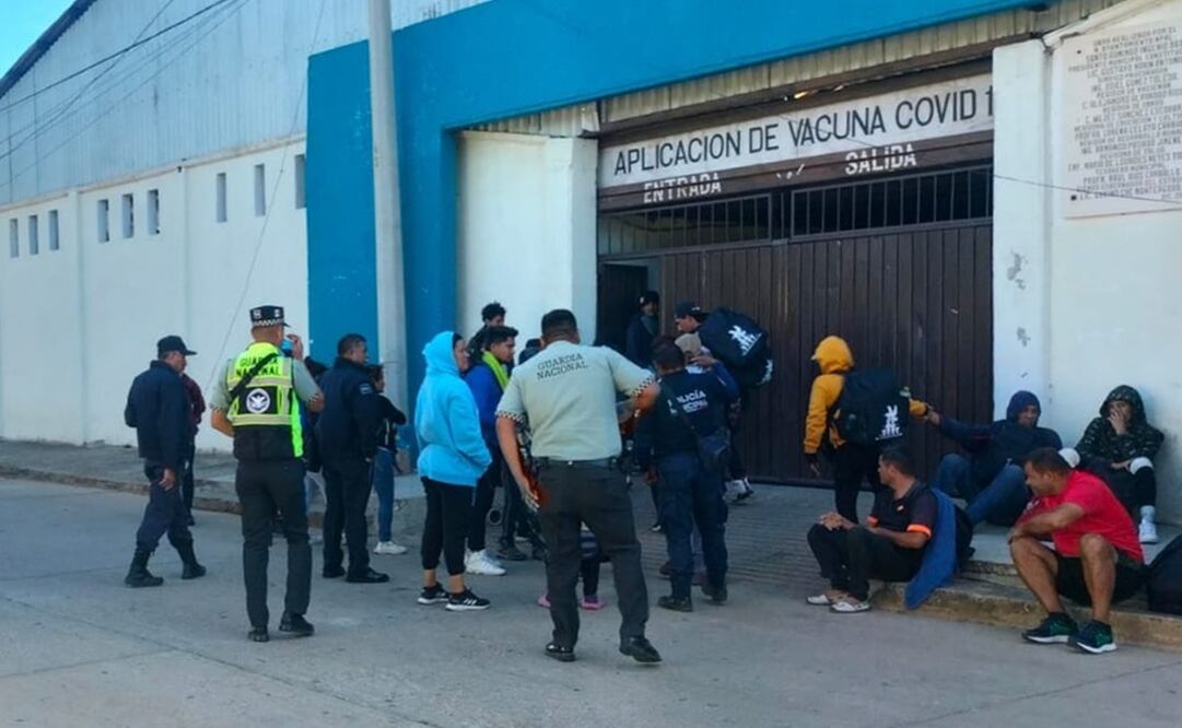 Camina caravana migrante hacia la capital de Oaxaca; buscan llegar a Estados Unidos, pese a políticas de Trump. Foto: Especial