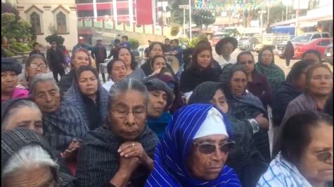 Mujeres de Ayutla piden justicia, llevan 700 días sin agua