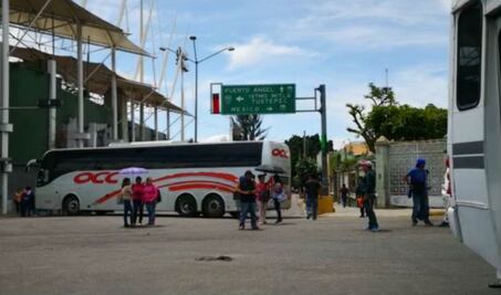 Con protestas, maestros de la Sección 22 exigen pago de adeudos de 2014