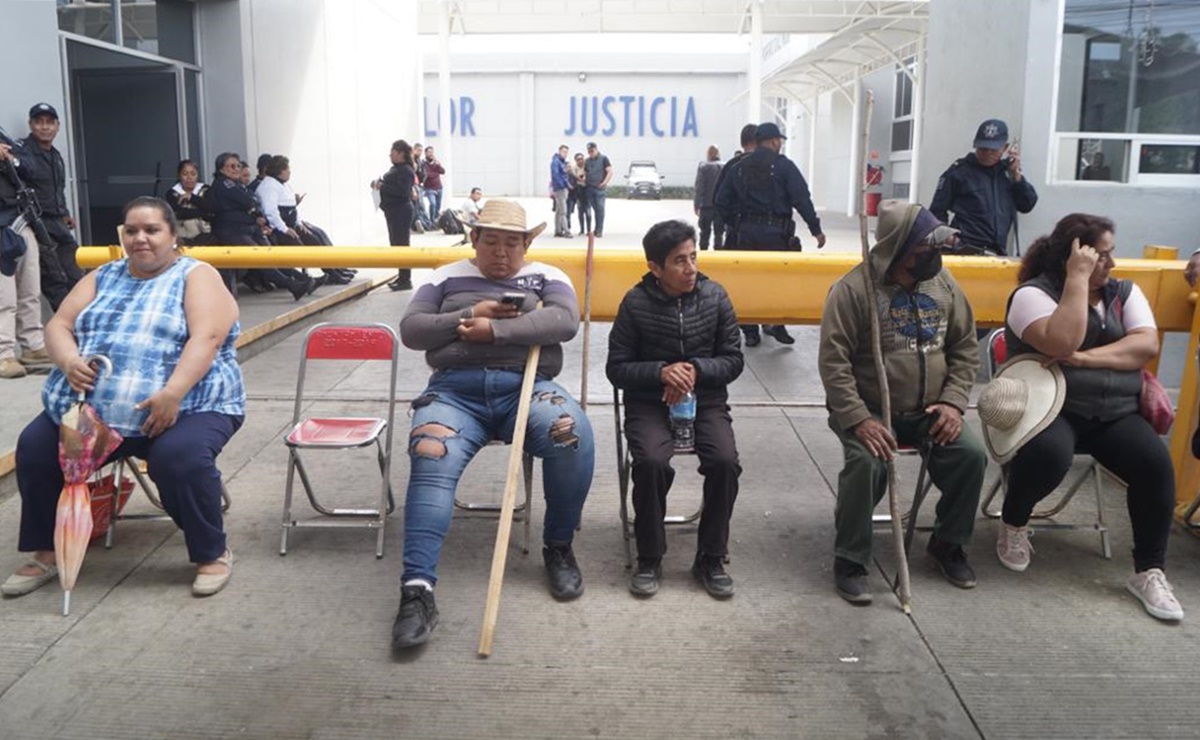 Tras más de 30 horas retenidos, suman 76 los trabajadores del gobierno de Oaxaca que han sido liberados