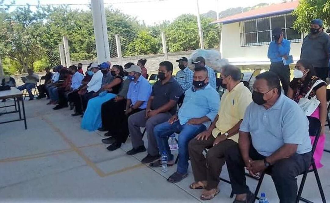 Nuevas autoridades de San Mateo del Mar se instalan en palacio municipal e inician labores