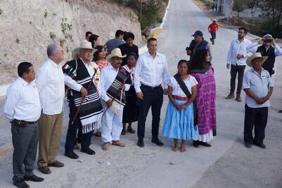 Tres municipios se quedaron sin caminos de AMLO por conflictos de tierra
