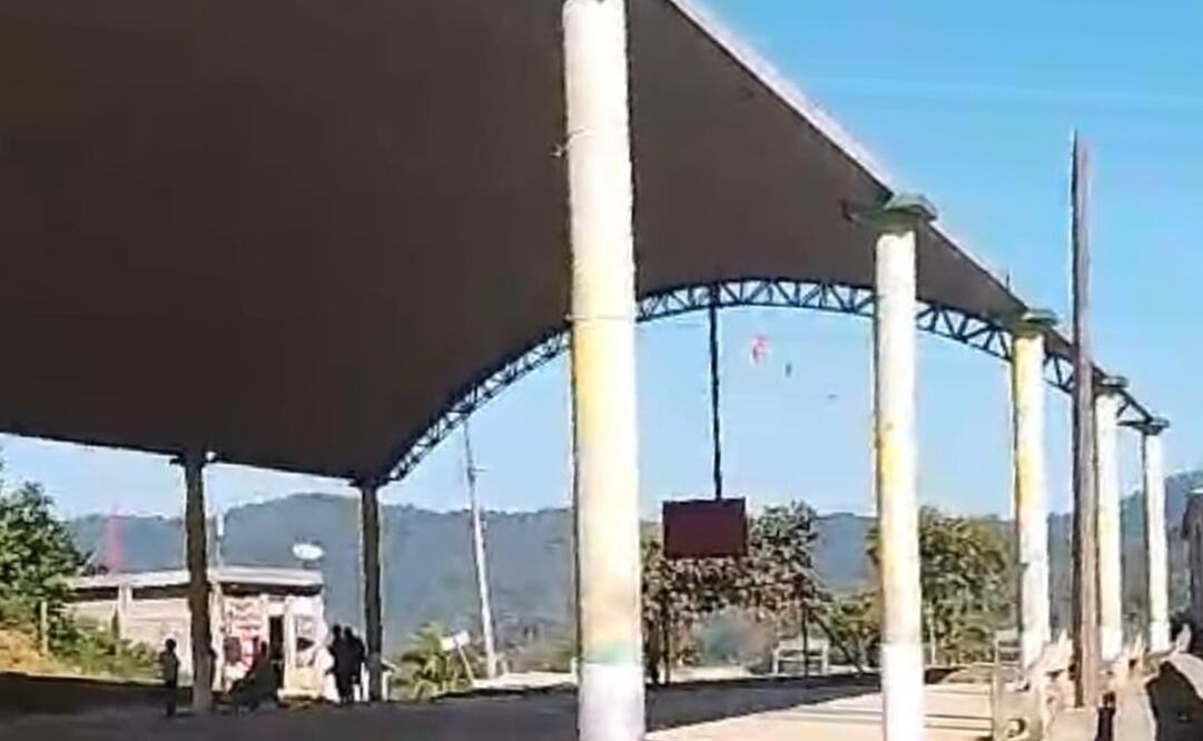 Comunidad de Platanillo denuncia el retiro de la Policía Estatal responsable de la seguridad en la zona de conflicto. Foto: Captura de video