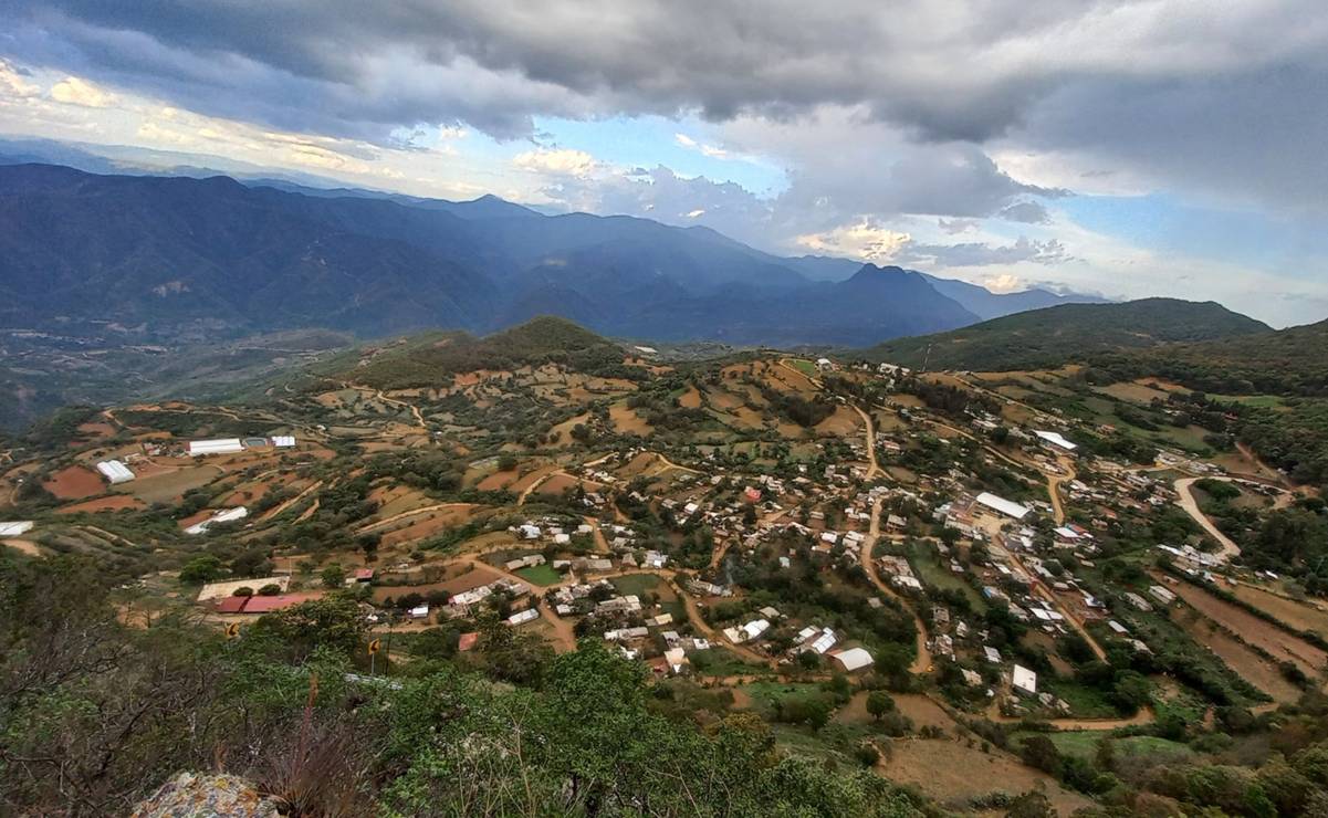 Suspenden clases en Santa María Yolotepec, Oaxaca, tras violencia por conflicto agrario