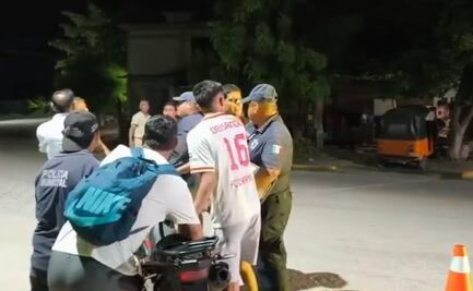Pobladores y policías se enfrentan por operativo vial en Comitancillo