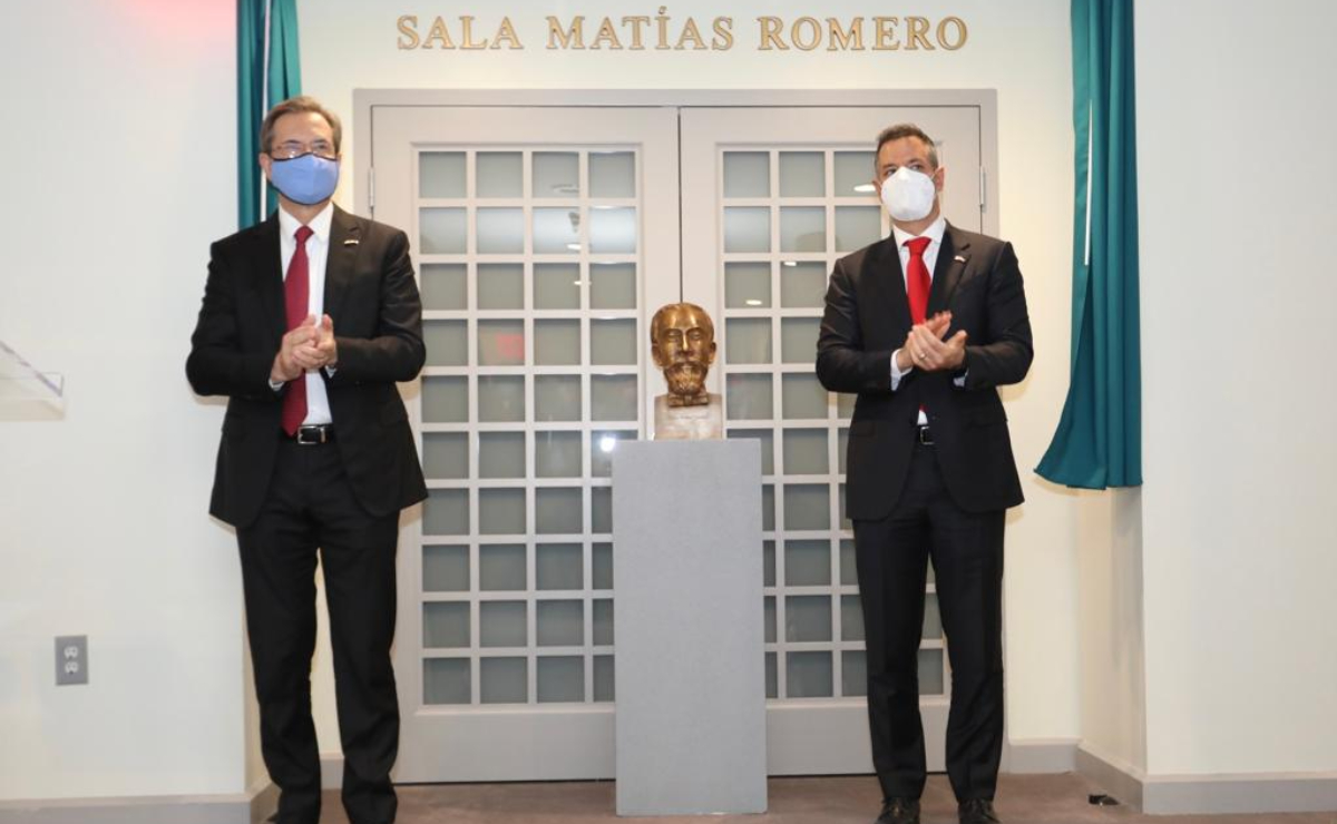 Develan busto de Matías Romero en la Embajada de México en EU; es obra de Luis Zárate