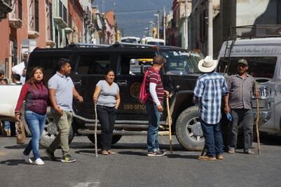 Agudiza crisis en el sector salud de Oaxaca; bloquean con Hummer