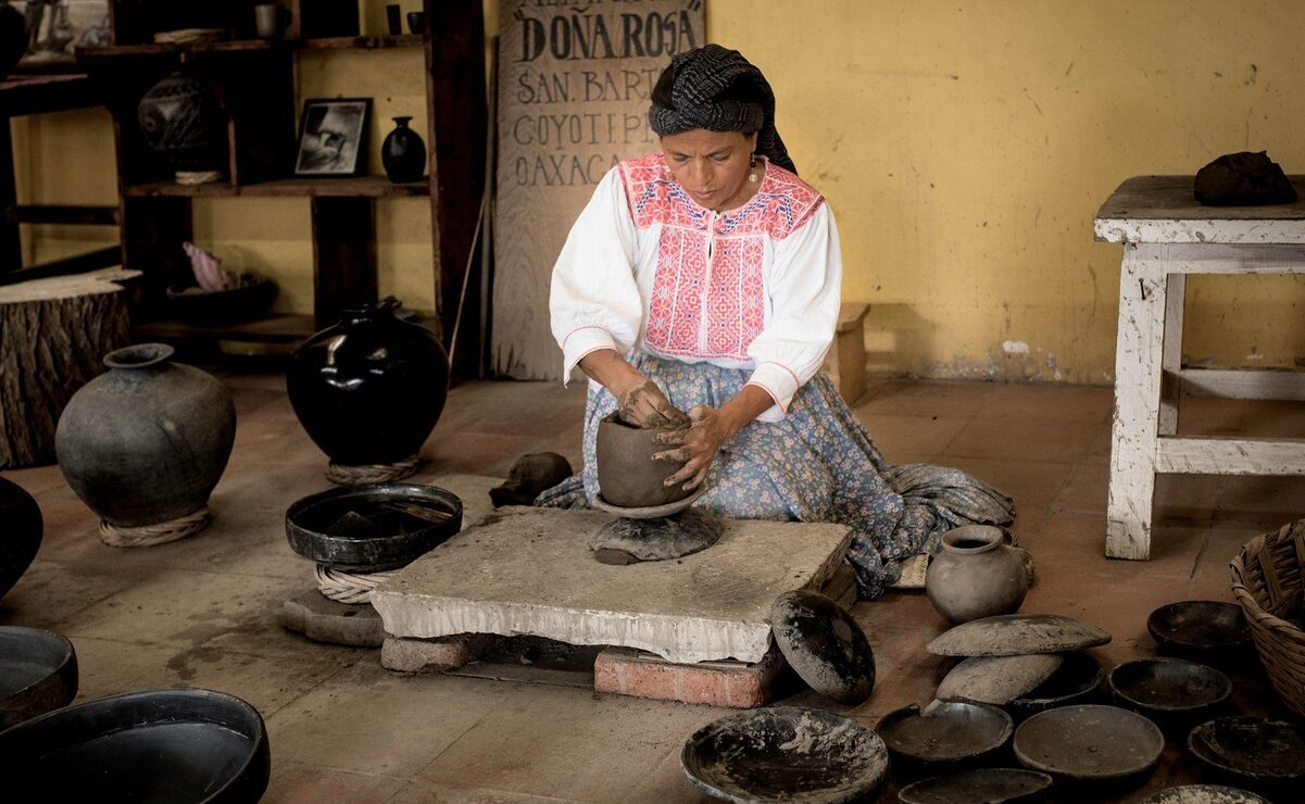 Descubre San Bartolo Coyoteрес, cuna del tradicional barro negro de Oaxaca