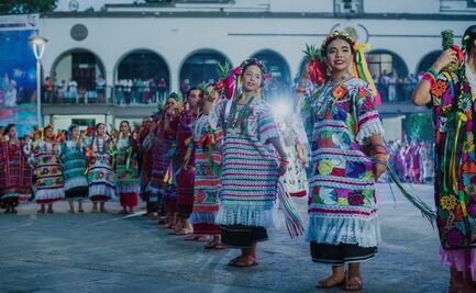 Con baile de “Flor de Piña”, 300 mujeres celebran 95 años de Tuxtepec como ciudad de Oaxaca