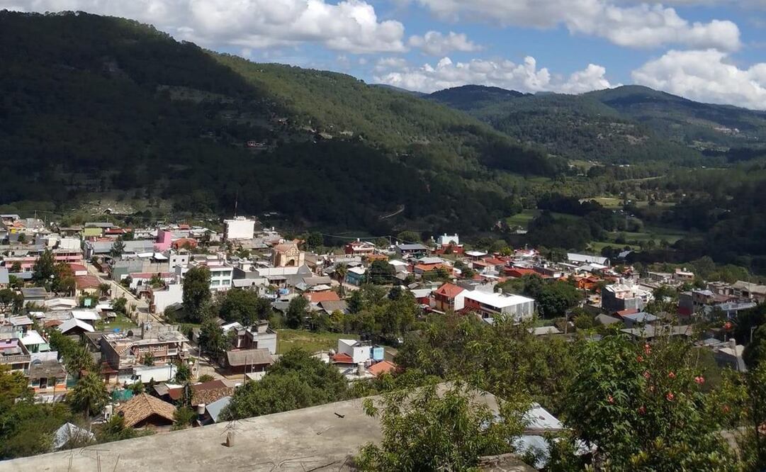 Tragedia en la Mixteca de Oaxaca enluta fiestas de Yosondúa; carreteras de la región, en abandono