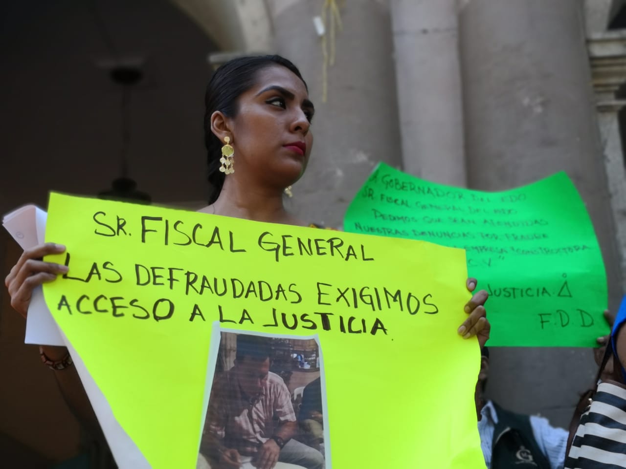 Damnificadas de Juchitán exigen justicia por fraude de constructora