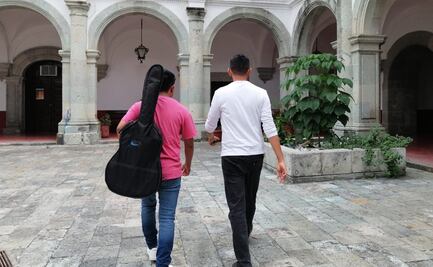 Para estudiar música, joven en proceso de reinserción social ingresa a la UABJO