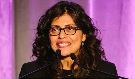 Activista mexicana recibe Honoris Causa en París