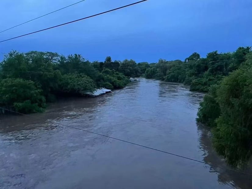 El río Ostuta aumentó su cause a un 80%.