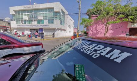 Por segundo día, taxistas foráneos protestan contra medidas sanitarias de la Semovi contra Covid-19