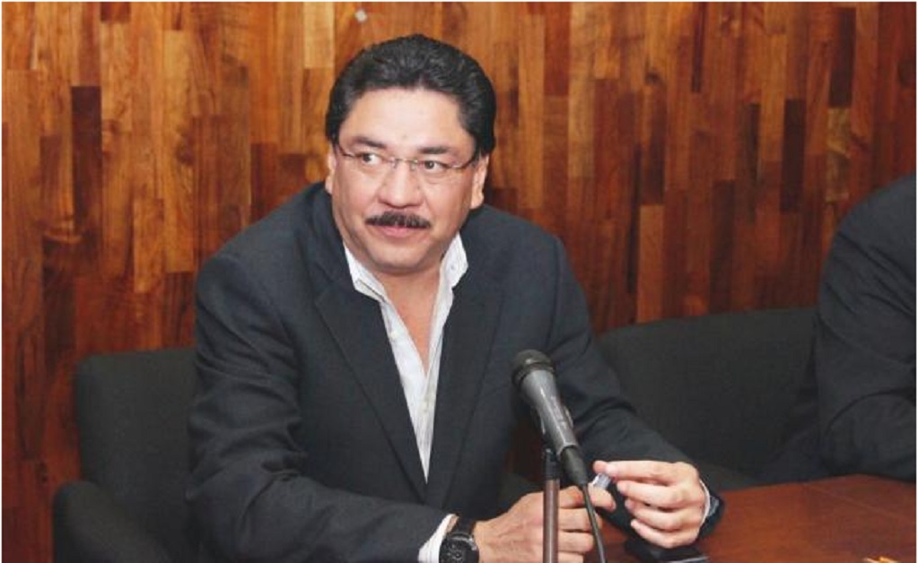 Ex gobernador Ulises Ruiz buscará presidencia del PRI