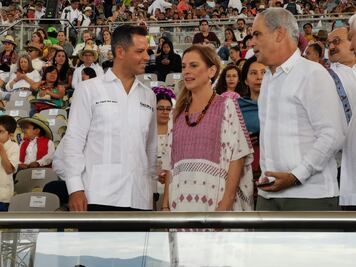 Beatriz Gutiérrez Müller, invitada especial de Murat en la Guelaguetza