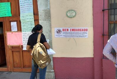 Embargan oficinas de los Servicios de Salud por falta de pago al ayuntamiento de Oaxaca