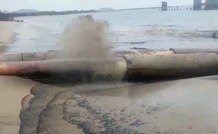 Incendio en refinería y derrames de combustible, por aguas residuales sin tratar, acusan pescadores de Oaxaca