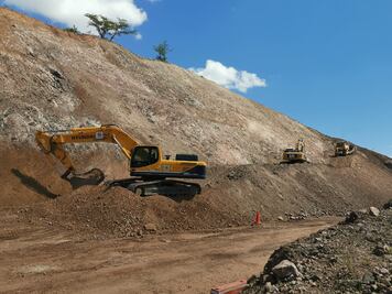 Se compromete AMLO a culminar carreteras al Istmo y a la Costa