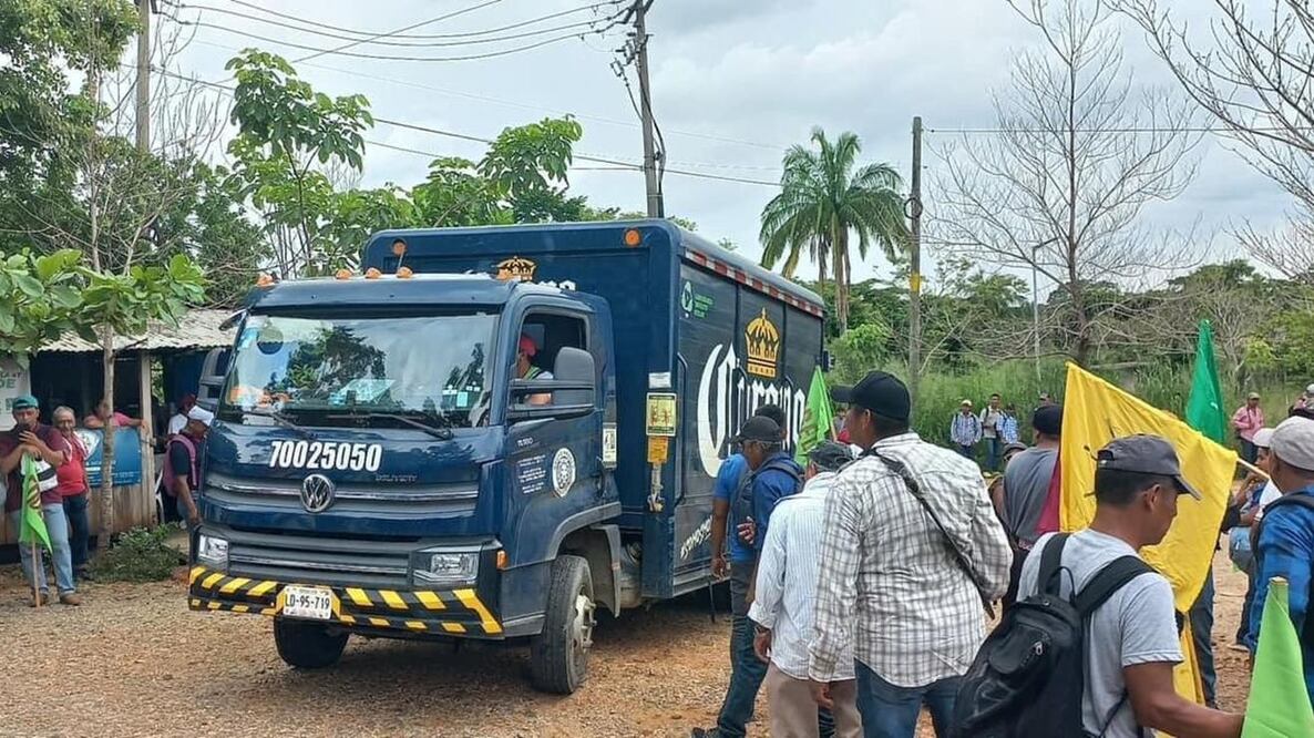 Codeci toma juzgados y carretera que une la Cuenca y la Cañada; denuncia persecución del gobierno de Oaxaca. Foto: Especial