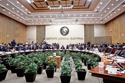 Van por tres debates entre presidenciables