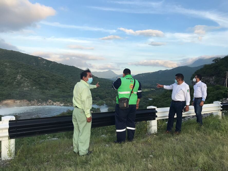 ¡Saca el paraguas! Advierte Protección Civil de Oaxaca bajas temperaturas y lluvias dispersas. Fotos: Cepco