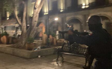 Condenan organizaciones de Oaxaca represión contra normalistas en el Zócalo