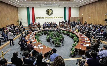 INE rechaza discutir lineamientos para regular campañas adelantadas; oposición reclama inacción