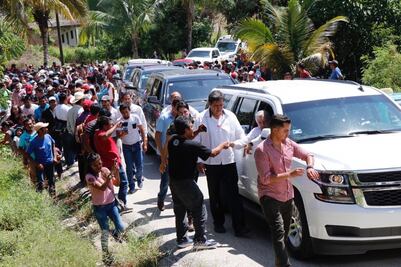 Pobladores de Tilzapote retienen a delegada federal de Oaxaca por conflicto de tierras