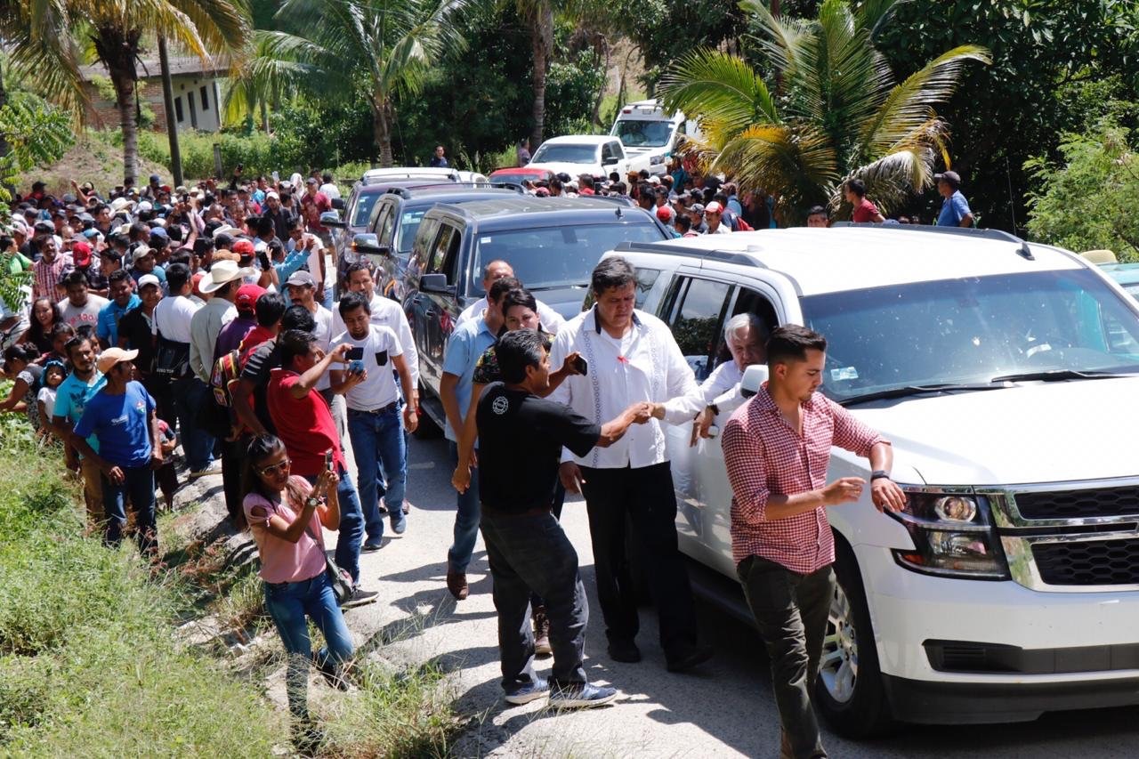 Pobladores de Tilzapote retienen a delegada federal de Oaxaca por conflicto de tierras