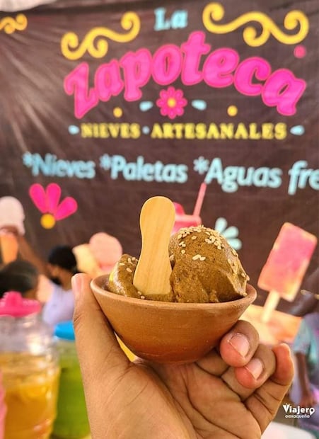 Nieve de mole oaxaqueño Foto: Fb@La Zapoteca nieves artesanales