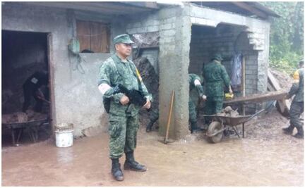 Tras deslave de cerro, Sedena aplica Plan DN-III-E en San Pedro Ocotepec