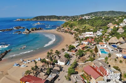 El pueblo con playa más tranquilo de Oaxaca para relajarse en las vacaciones de verano