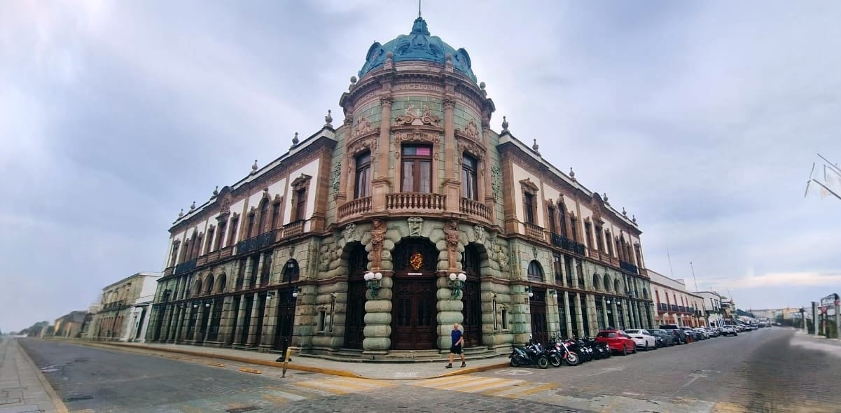 Un viaje al alma cultural de Oaxaca, así es el Teatro Macedonio Alcalá