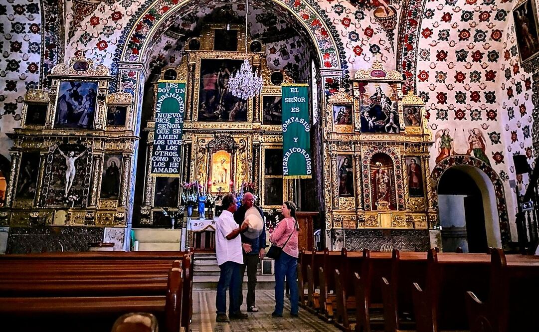 Descubre San Jerónimo Tlacochahuaya, un tesoro zapoteco con arte barroco, frescos únicos y un órgano histórico en los Valles Centrales de Oaxaca. Foto: X @taxiaeropuert0.