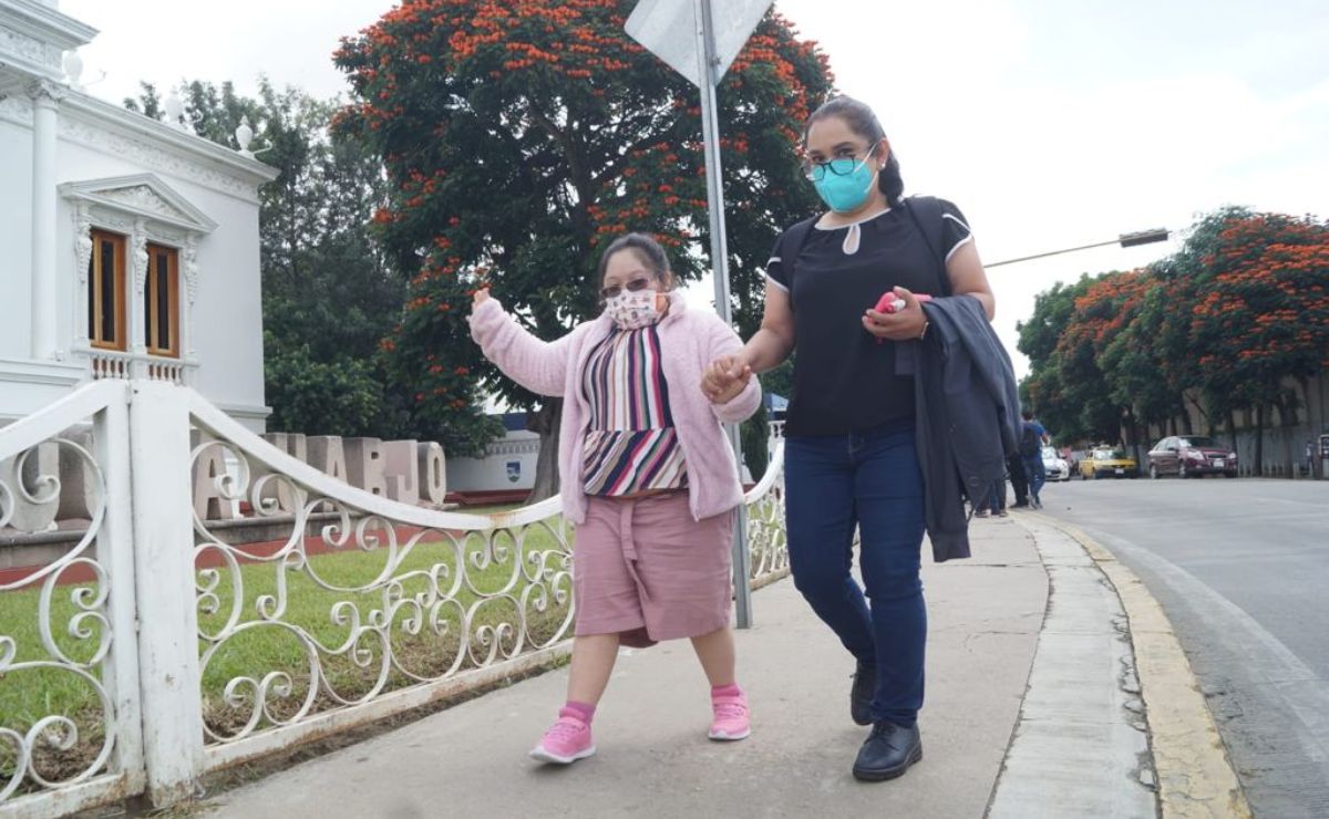 Amparos y vacuna anti-Covid para niños, regalo de solidaridad; no deben politizarse: padres de Oaxaca