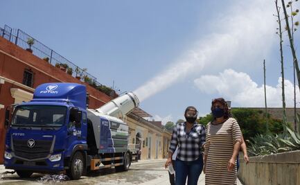 Así funciona el camión cisterna que desinfectó el Centro Histórico