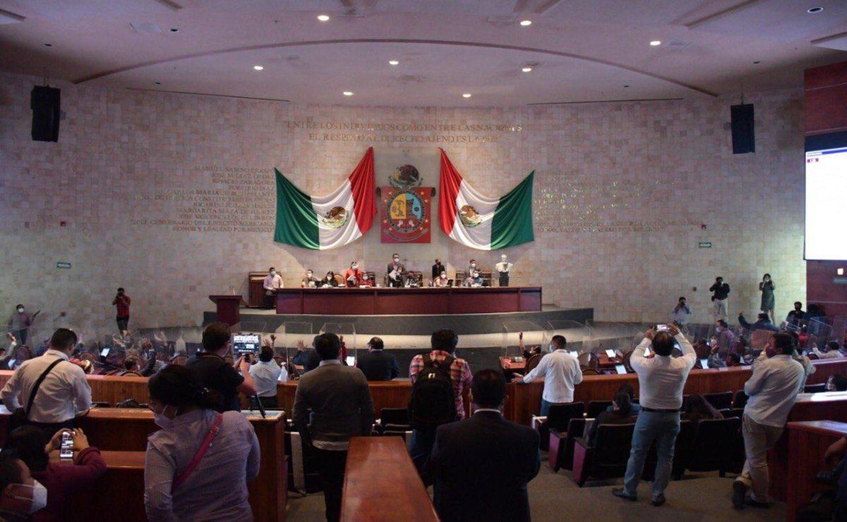 Oaxaqueños radicados en EU piden al Congreso estatal aprobar creación de “diputado migrante”