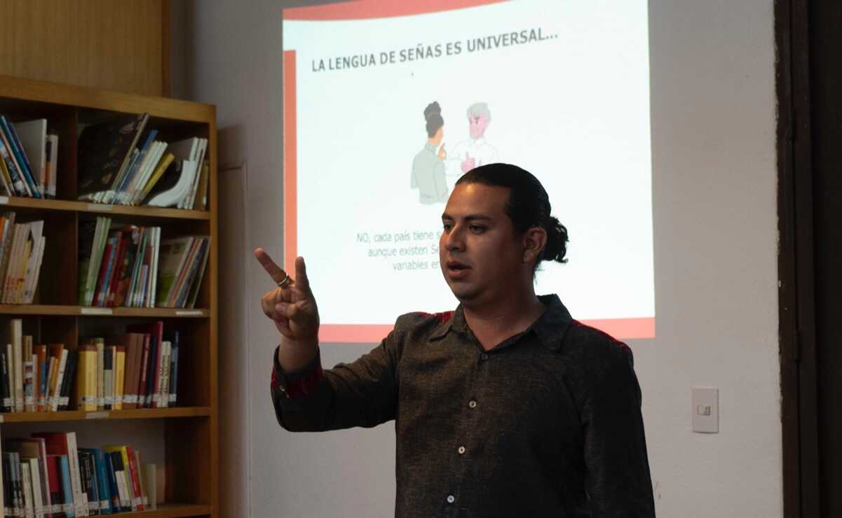 Faltan manos en Oaxaca para romper el silencio: hay 5 intérpretes para 200 mil personas sordas. Fotos: Mario Arturo Martínez