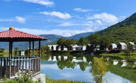 Estas cabañas en Oaxaca parecen de Japón y están junto a una presa
