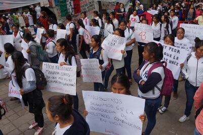 “Peña Nieto sabe dónde están”: padre de uno de los 43 normalistas desaparecidos