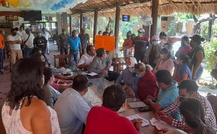 Tras acuerdo con Iocifed para reconstrucción de 57 escuelas en Istmo de Oaxaca, profesores liberan carretera