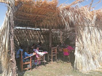 Sin avances reconstrucción de escuelas dañadas por sismos en San Mateo del Mar