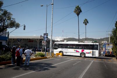 Arrecian protestas de organizaciones sociales y docentes