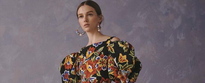 Autoridades analizan acción legal contra Carolina Herrera por plagio