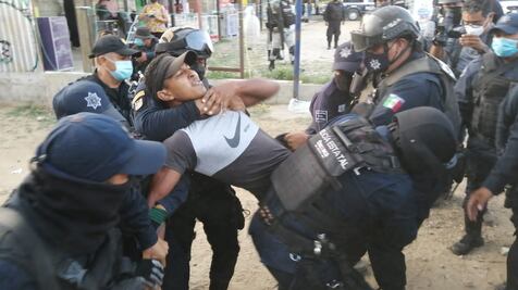 Someten a personas migrantes que escaparon del INM en Oaxaca; FGR abrirá carpetas contra ellos