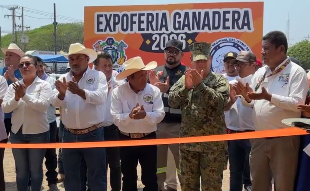 Inauguración de la Expo Feria Ganadera en Juchitán. Foto: Especial